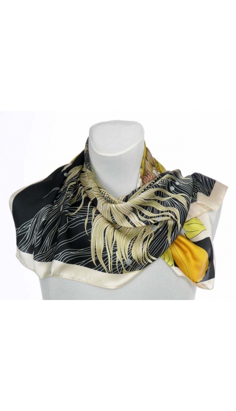 SATYNOWA APASZKA Z PIĘKNYM DUŻYM KWIATEM 70 x 70 cm