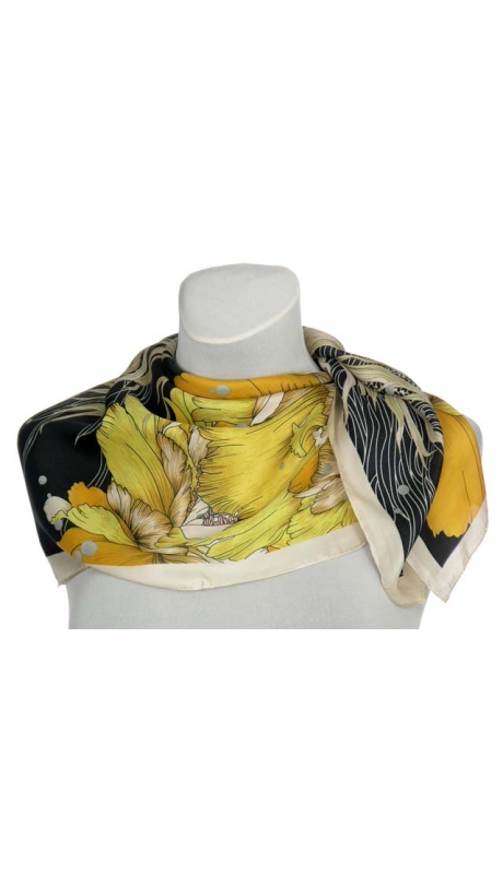 SATYNOWA APASZKA Z PIĘKNYM DUŻYM KWIATEM 70 x 70 cm