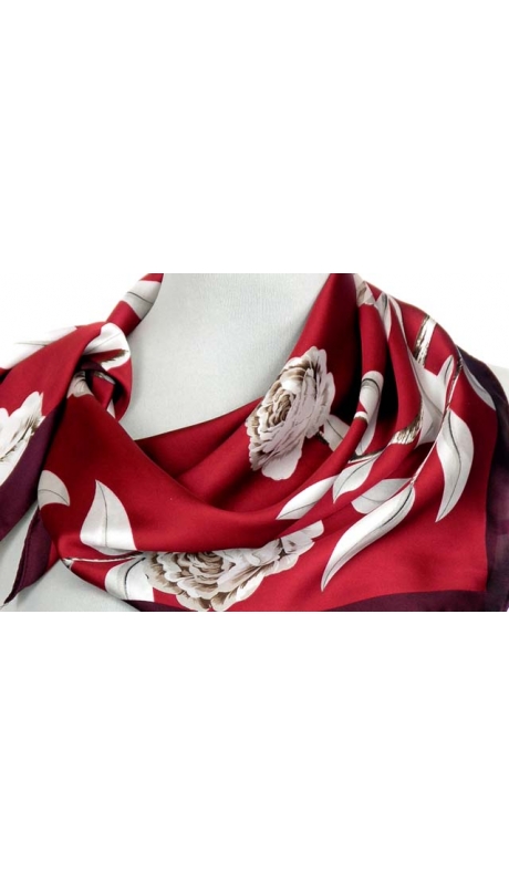 APASZKA JEDWABNA Z KWIATEM KOLOR WINA BURGUND 70/70 cm