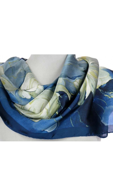 PASTELOWA APASZKA 90/90 cm IMPRESJE KWIATOWE BLUE