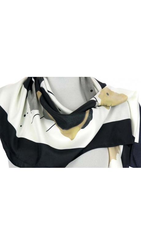 SATYNOWA APASZKA KREMOWO CZARNA Z AKCENTEM KONTRASTOWYM 90/90 cm